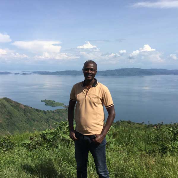 Felix avec le lac Kivu en arrière plan